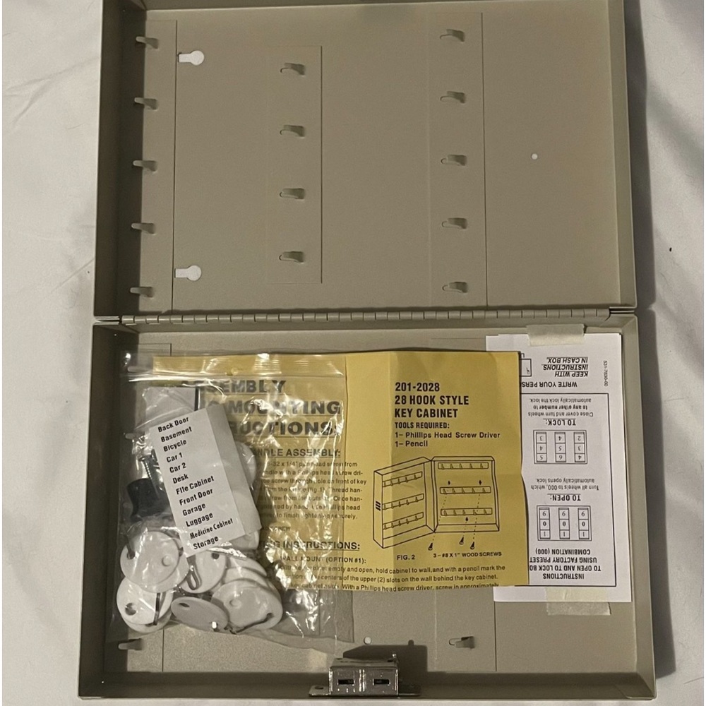 MMF Industries Key Cabinet Hook Style 28 Hooks BRAND NEW W/…